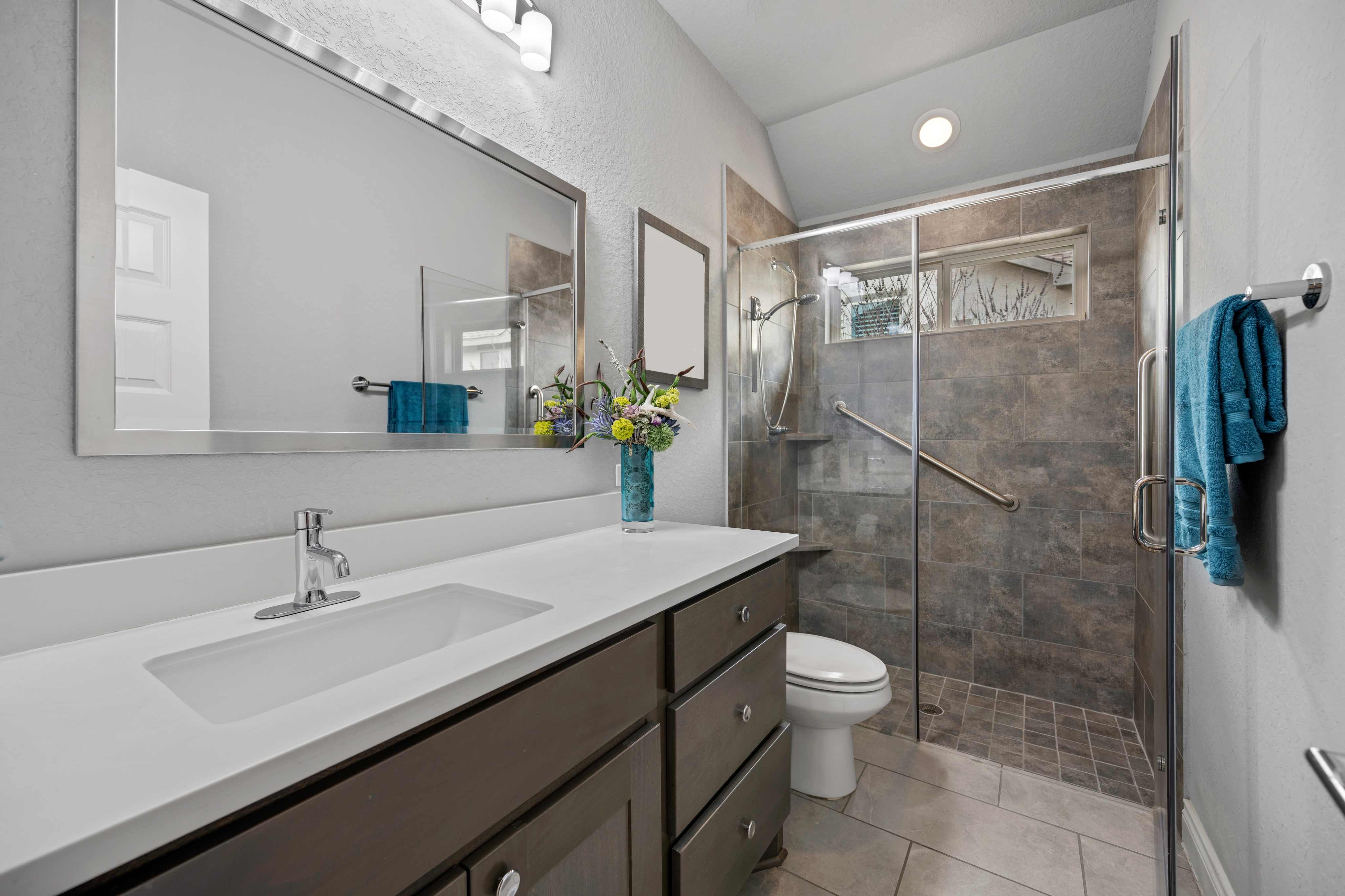 Rockville Hall Bath