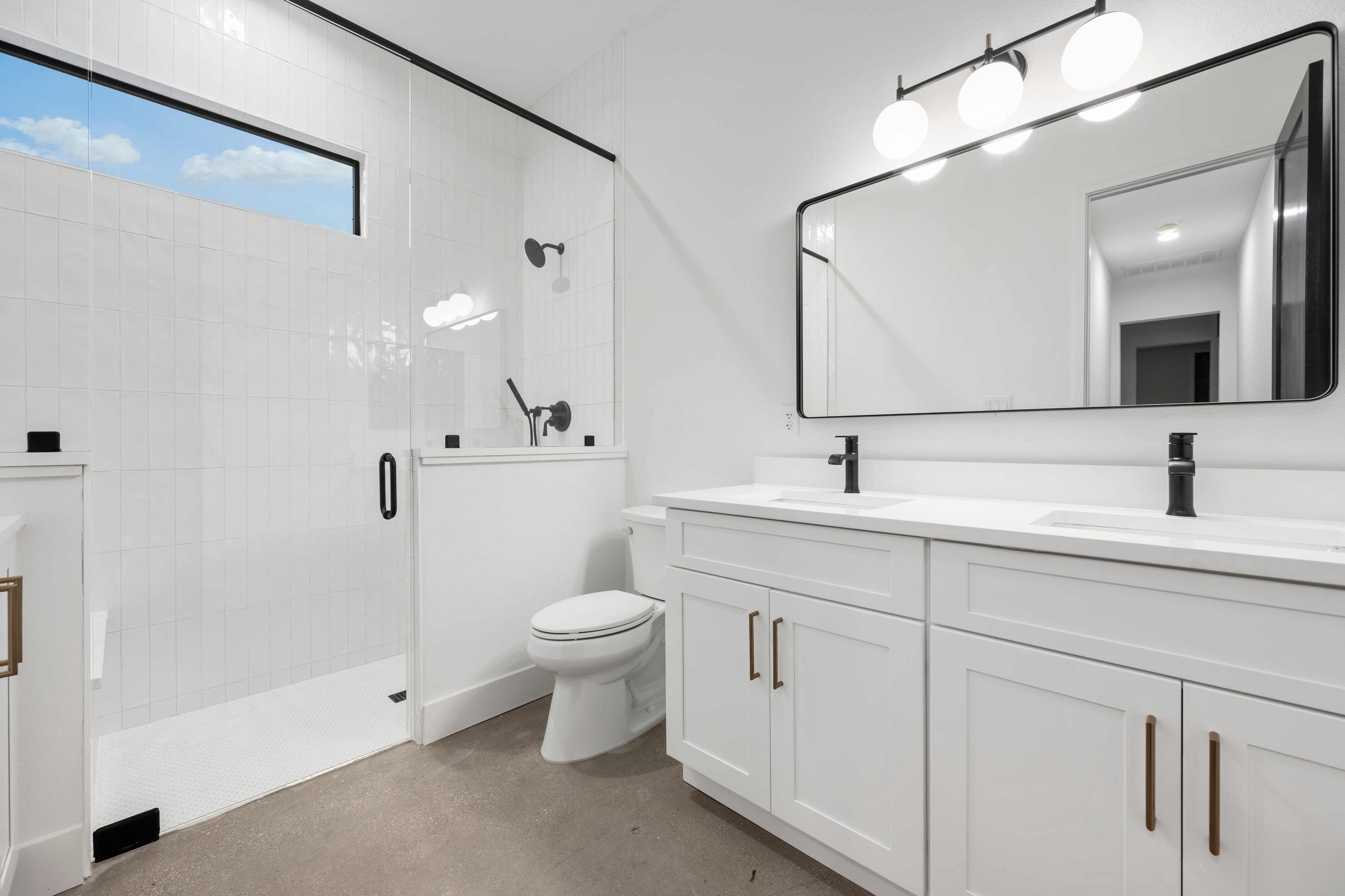 Potomac Hall Bath