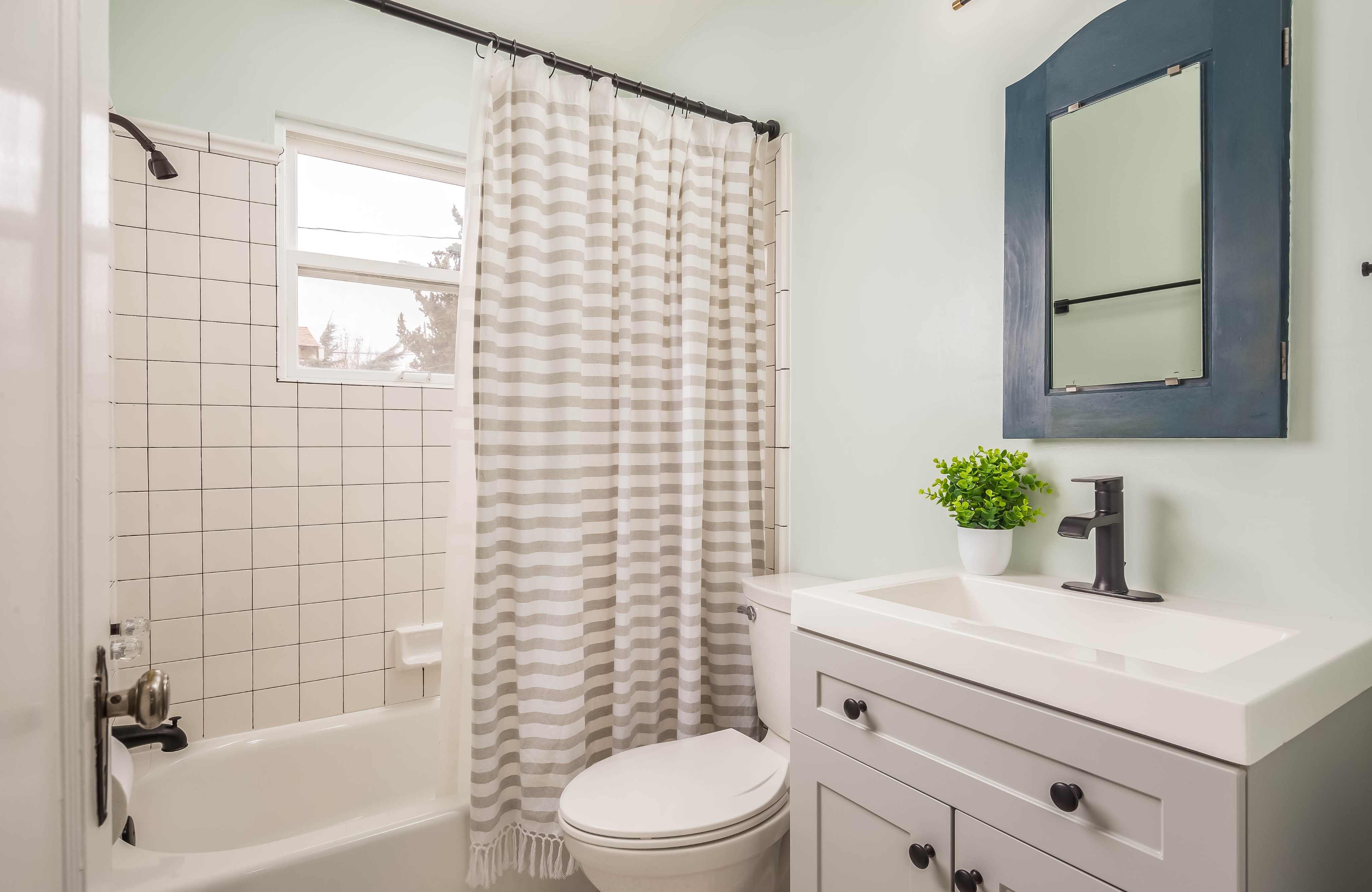 Secondary Bathroom Remodeling